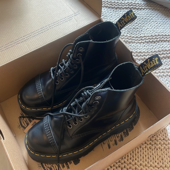 Dr. Martens Sinclair Polished Smooth Quad Retro Black Boots - Picture 2 of 7